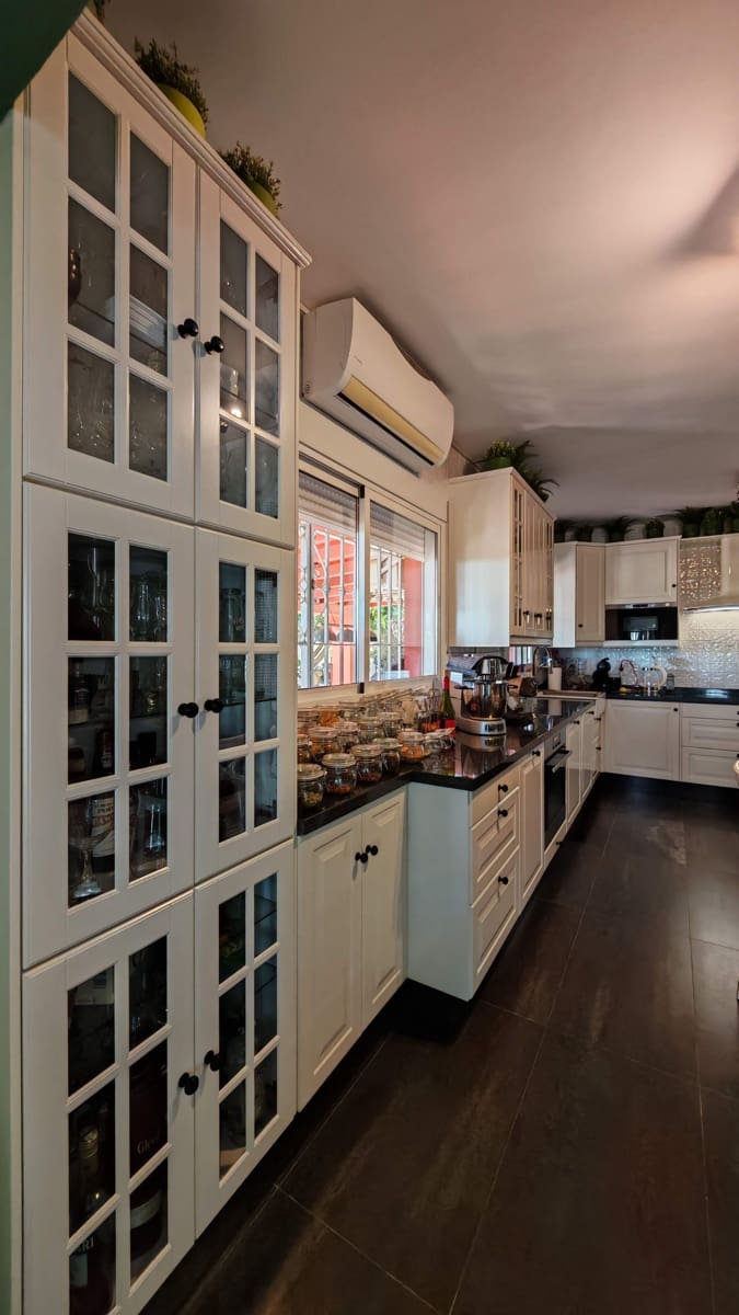 4 soverom Villa til salgs i Torrox-Costa med svømmebasseng garasje - € 895 000 (Ref: 9640040)