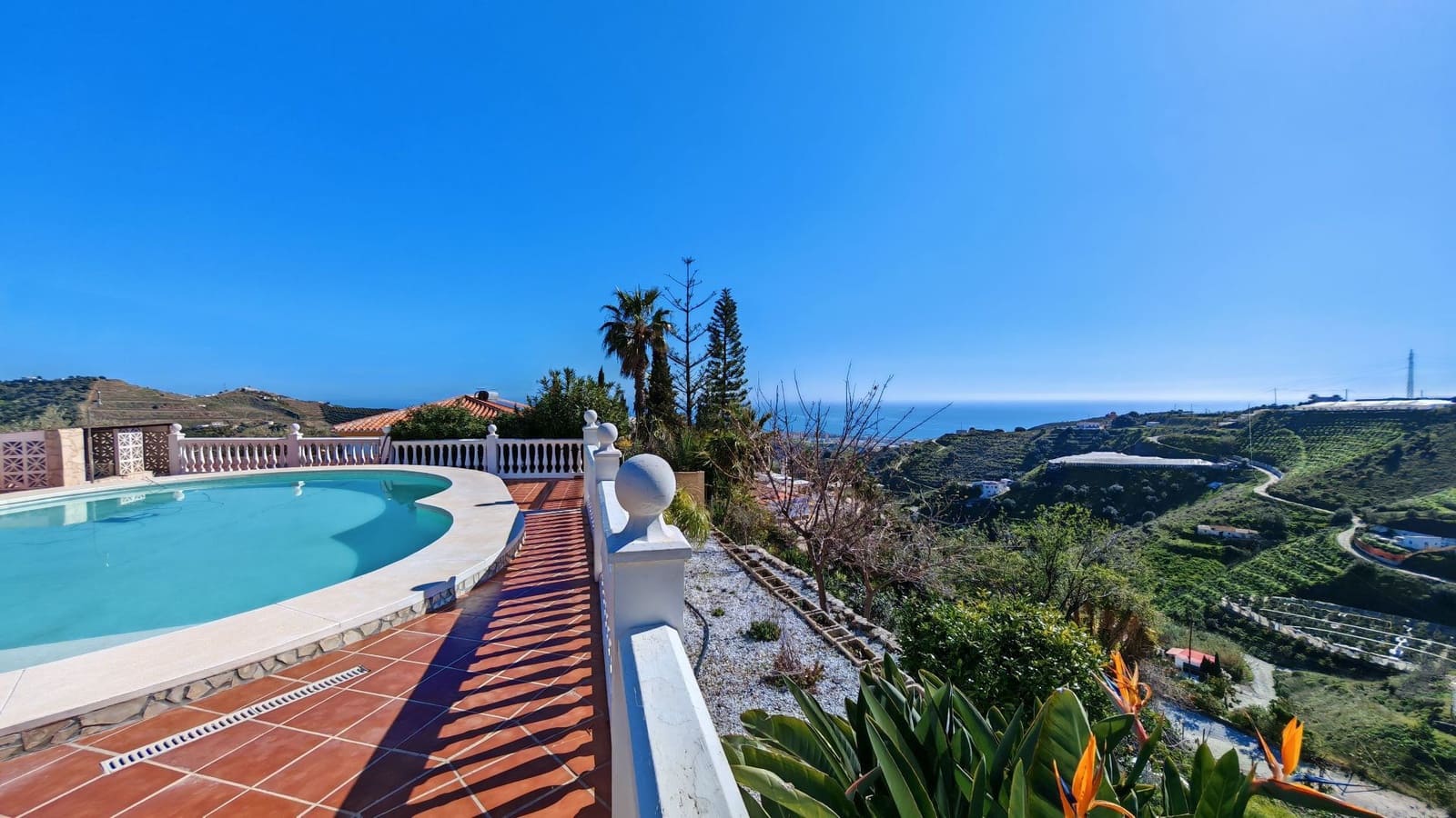 4 soverom Villa til salgs i Torrox-Costa med svømmebasseng garasje - € 895 000 (Ref: 9640040)