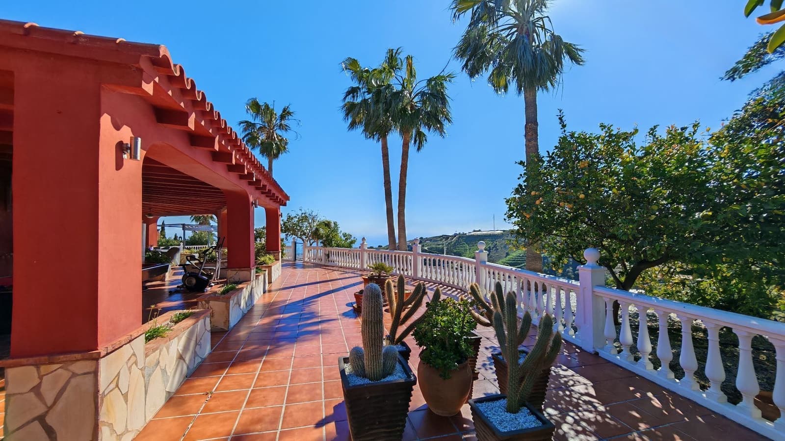 4 soverom Villa til salgs i Torrox-Costa med svømmebasseng garasje - € 895 000 (Ref: 9640040)