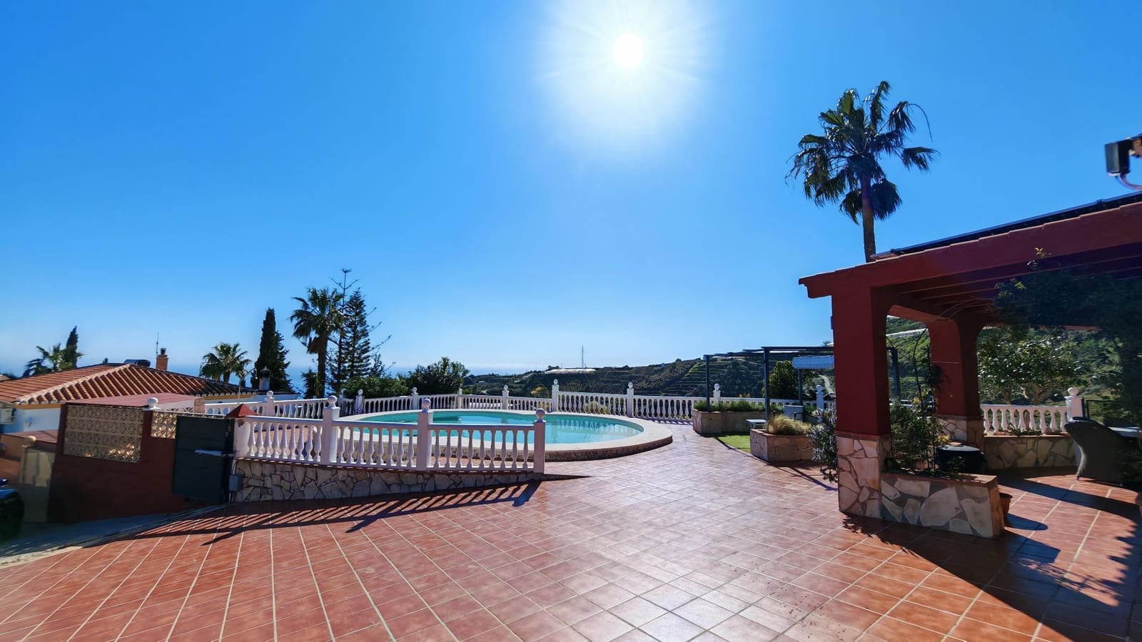 4 soverom Villa til salgs i Torrox-Costa med svømmebasseng garasje - € 895 000 (Ref: 9640040)