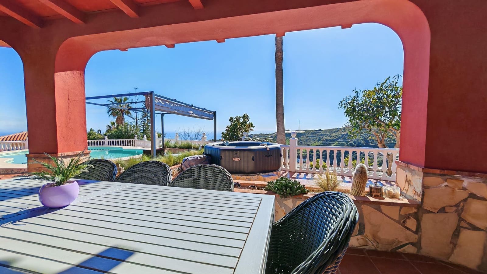 4 soverom Villa til salgs i Torrox-Costa med svømmebasseng garasje - € 895 000 (Ref: 9640040)