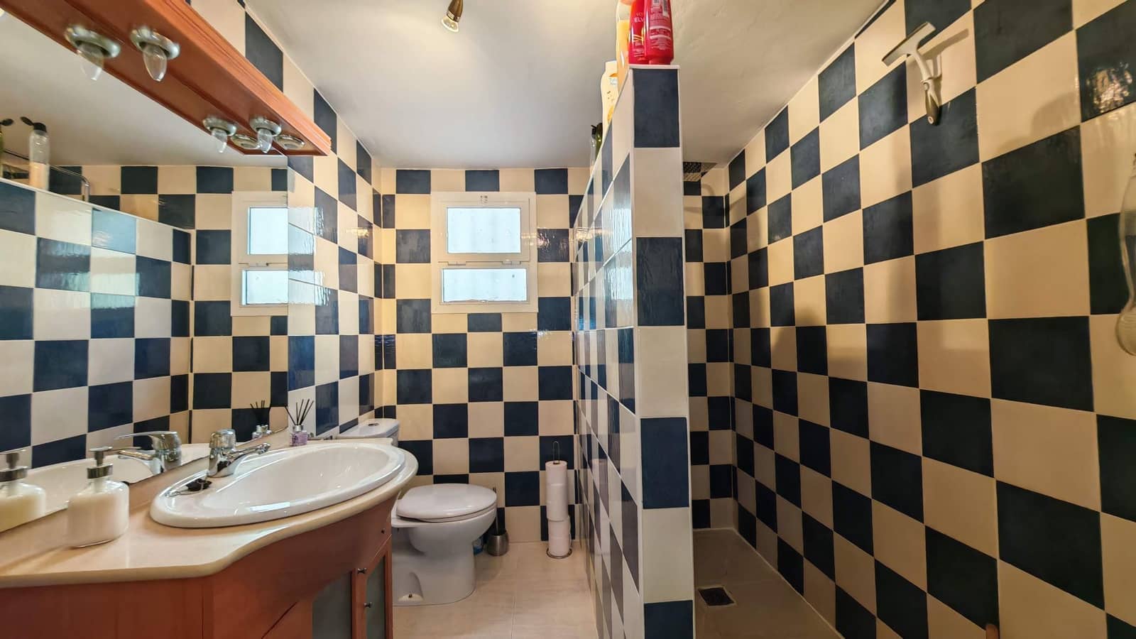 4 soverom Villa til salgs i Torrox-Costa med svømmebasseng garasje - € 895 000 (Ref: 9640040)