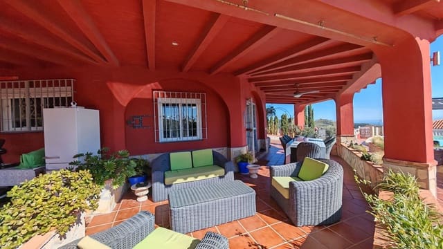 4 soverom Villa til salgs i Torrox-Costa, Torrox med svømmebasseng garasje - € 895 000 (Ref: 9640040)