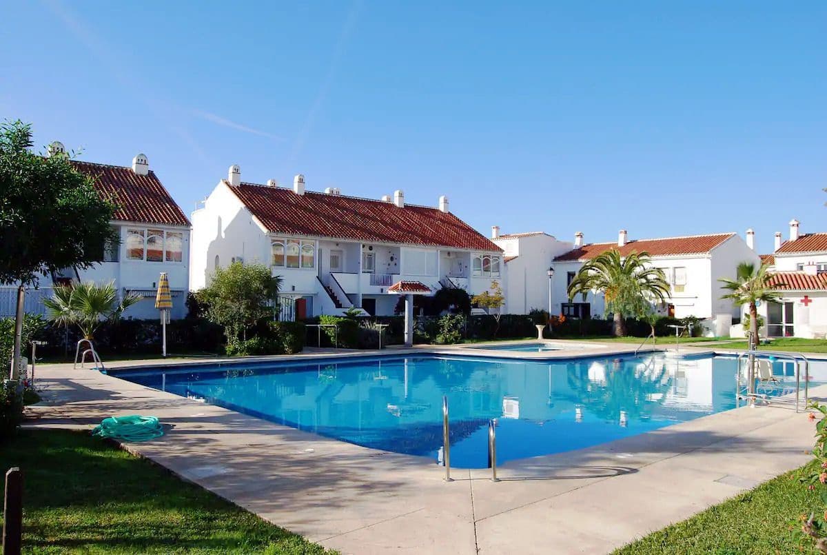 2 Zimmer Haus zu verkaufen in Torrox-Costa mit Pool - 290.000 € (Ref: 9719438)