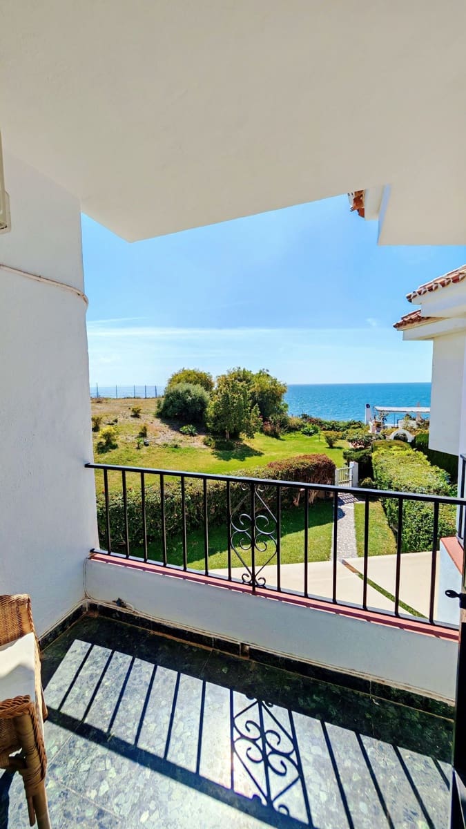 2 soverom Villa til salgs i Torrox-Costa med svømmebasseng garasje - € 330 000 (Ref: 9758507)