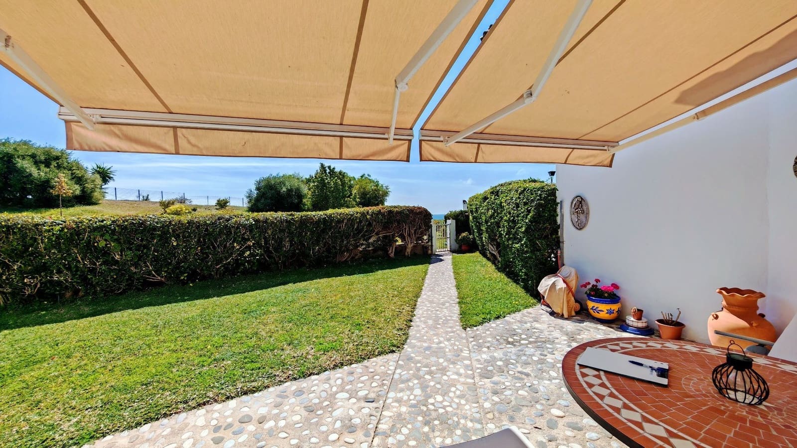 2 soverom Villa til salgs i Torrox-Costa med svømmebasseng garasje - € 330 000 (Ref: 9758507)