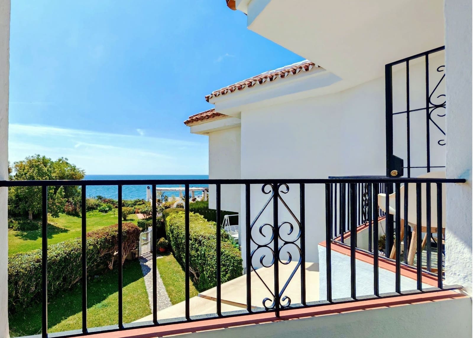 2 soverom Villa til salgs i Torrox-Costa med svømmebasseng garasje - € 330 000 (Ref: 9758507)