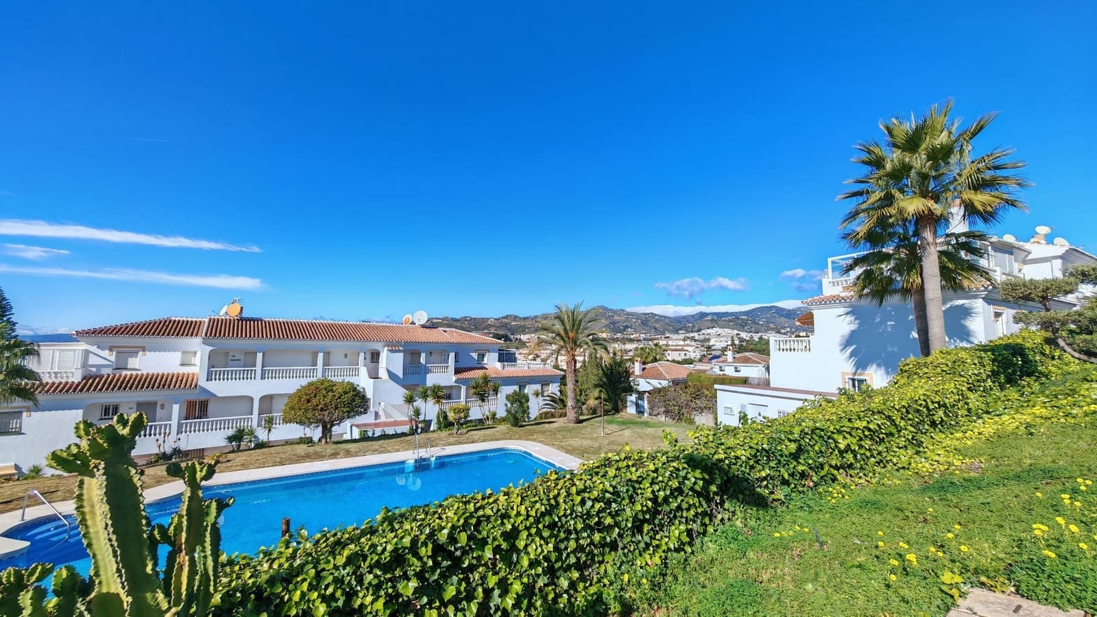 1 bedroom Apartment for sale in Torrox Park with pool - € 195,000 (Ref: 9794047)