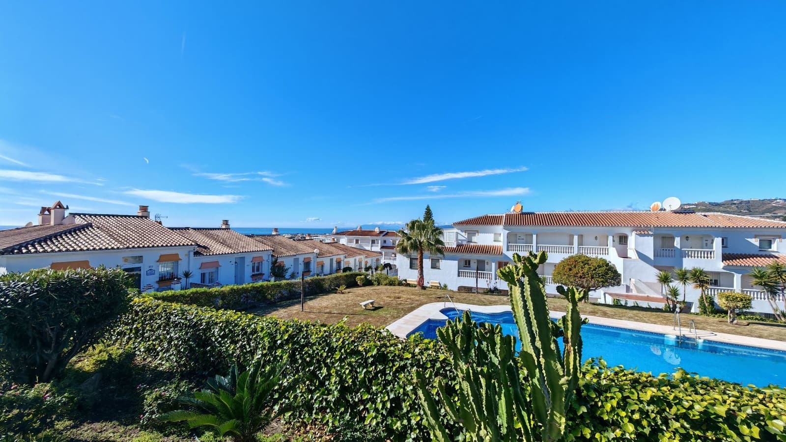 1 bedroom Apartment for sale in Torrox Park with pool - € 195,000 (Ref: 9794047)