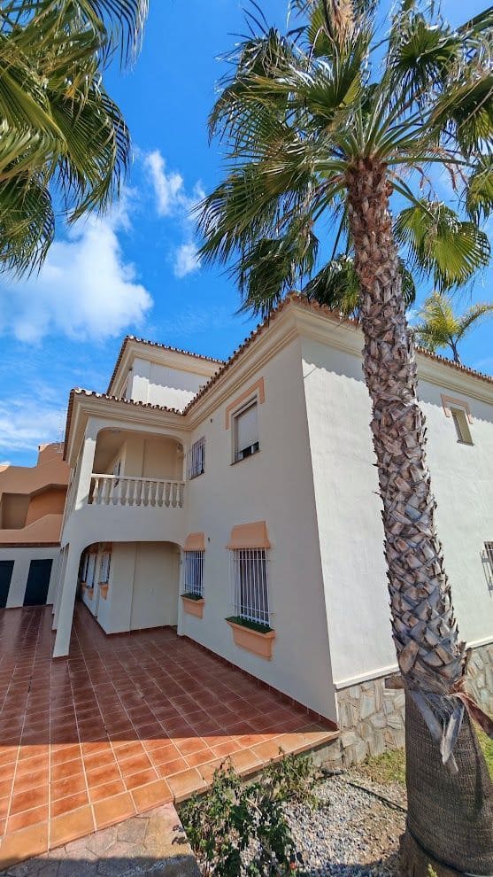 1 sypialnia Apartament na sprzedaż w Torrox Park z basenem garażem - 195 000 € (Ref: 9838864)