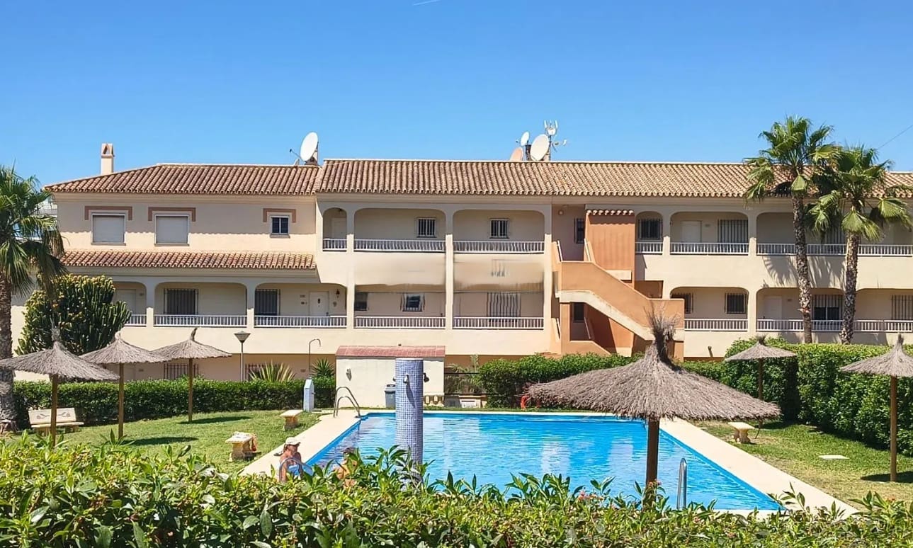 2 bedroom Apartment for sale in Torrox Park - € 240,000 (Ref: 9895721)