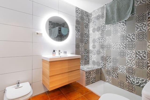 Apartamento de 2 habitaciones en Frigiliana en venta con piscina - 310.000 € (Ref: 9919315)