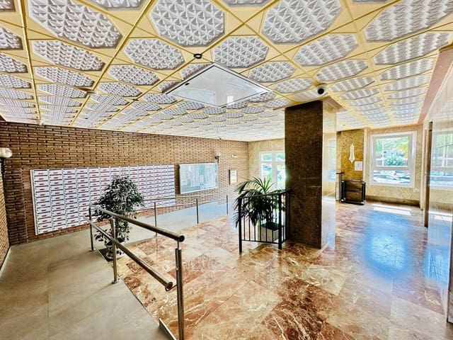 1 soveværelse Lejlighed til salg i Centro Internacional, Torrox med swimmingpool - € 249.000 (Ref: 9959110)