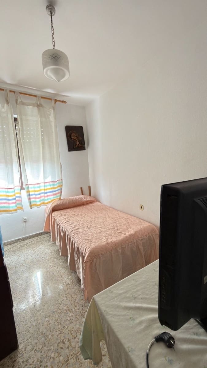 3 bedroom Apartment for sale in Caleta de Velez - € 184,500 (Ref: 9966086)