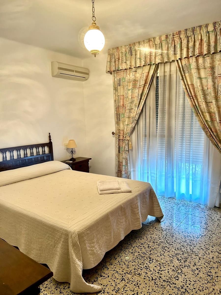 3 quarto Moradia Geminada para venda em Velez-Malaga - 245 000 € (Ref: 9966087)