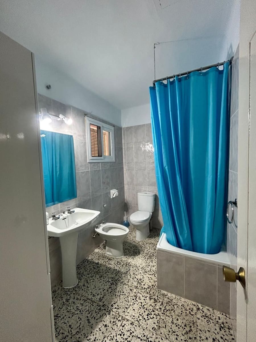 3 quarto Moradia Geminada para venda em Velez-Malaga - 245 000 € (Ref: 9966087)