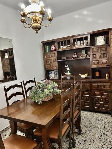 3 slaapkamer Halfvrijstaande villa te koop in Vélez-Málaga - € 245.000 (Ref: 9966087)