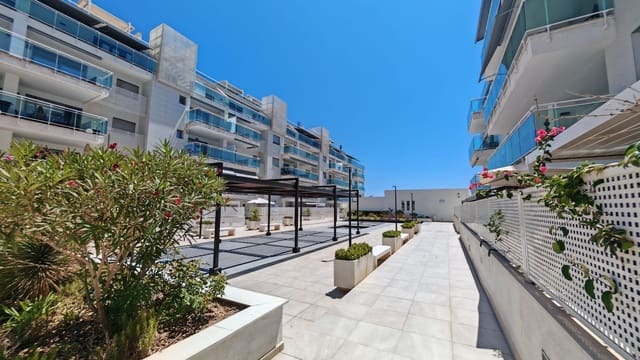 3 sypialnia Apartament na sprzedaż w Torrox-Costa, Torrox z basenem garażem - 415 000 € (Ref: 9998026)