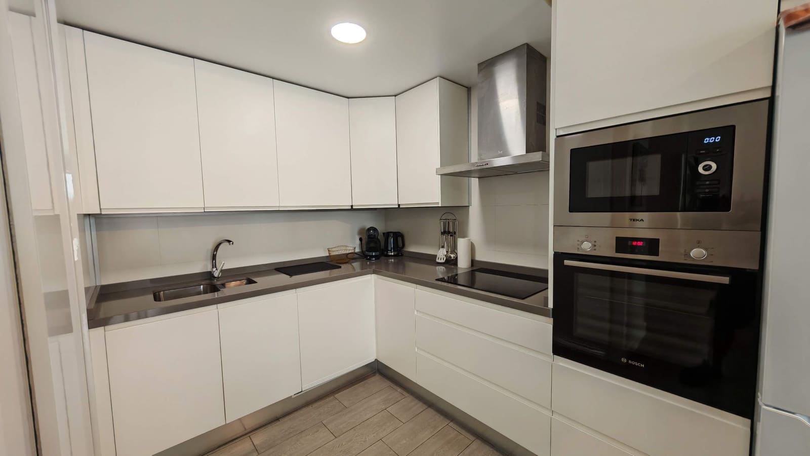 3 sypialnia Apartament na sprzedaż w Torrox-Costa z basenem garażem - 415 000 € (Ref: 9998026)