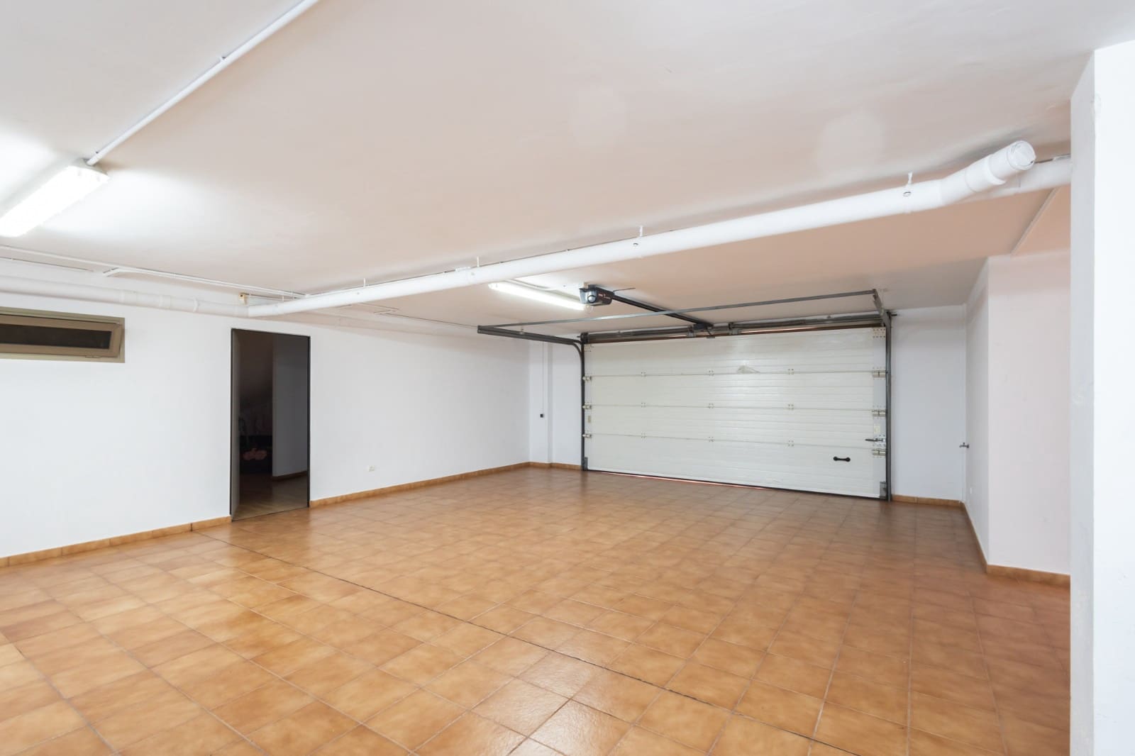 5 bedroom Villa for sale in Torrent with pool garage - € 880,000 (Ref: 7887033)