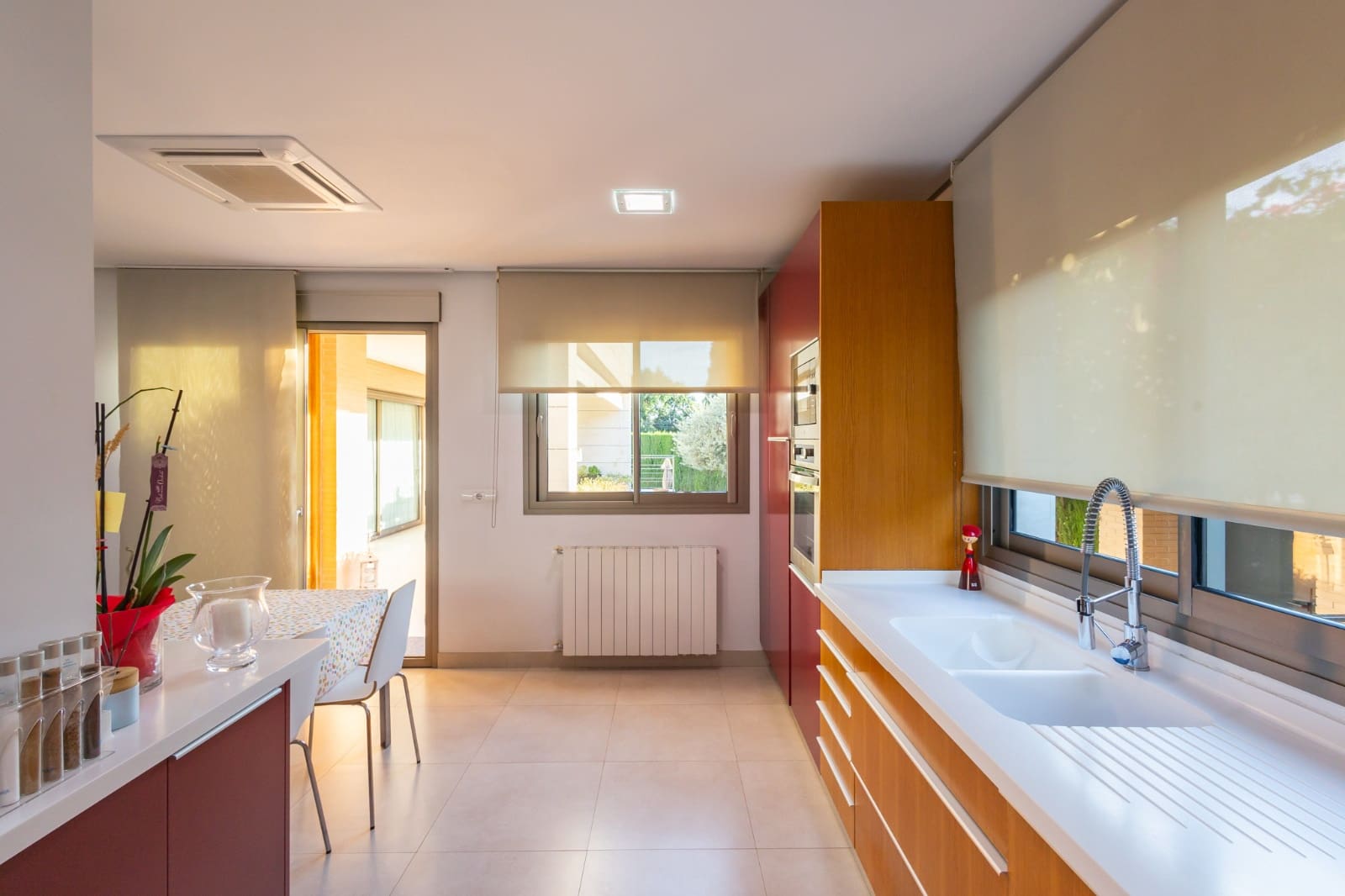 5 bedroom Villa for sale in Torrent with pool garage - € 880,000 (Ref: 7887033)