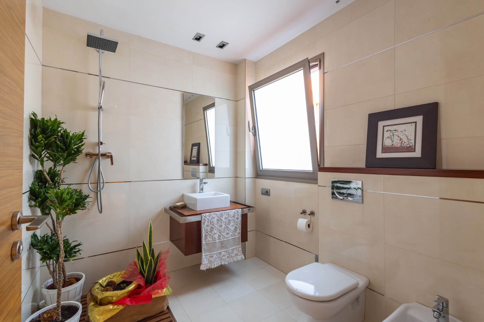 5 bedroom Villa for sale in Torrent with pool garage - € 880,000 (Ref: 7887033)