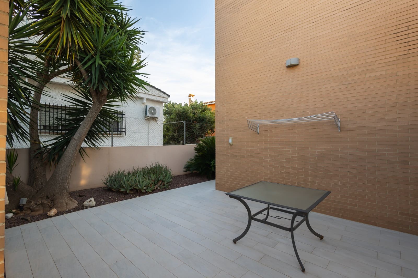 5 bedroom Villa for sale in Torrent with pool garage - € 880,000 (Ref: 7887033)