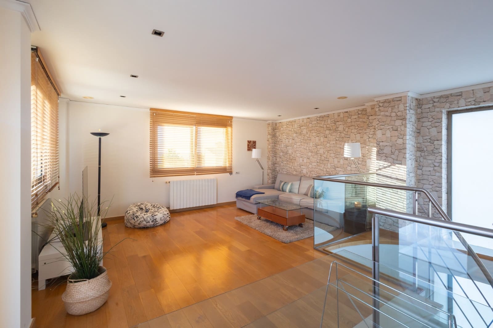 5 bedroom Villa for sale in Torrent with pool garage - € 880,000 (Ref: 7887033)