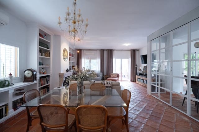 5 sypialnia Willa na sprzedaż w L'Eliana z basenem garażem - 985 000 € (Ref: 9911467)