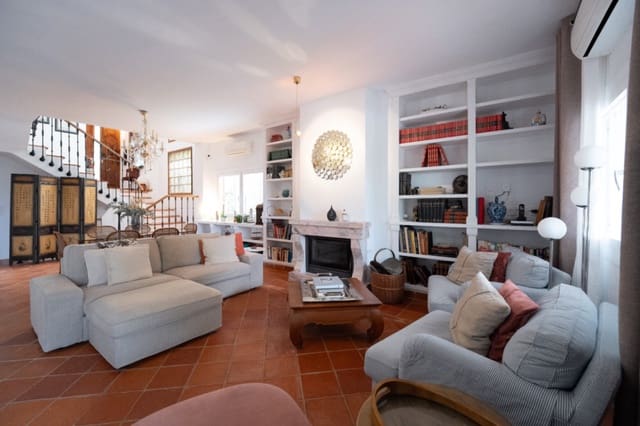 5 sypialnia Willa na sprzedaż w L'Eliana z basenem garażem - 985 000 € (Ref: 9911467)