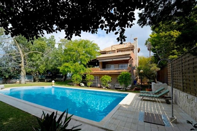 5 sypialnia Willa na sprzedaż w L'Eliana z basenem garażem - 985 000 € (Ref: 9911467)