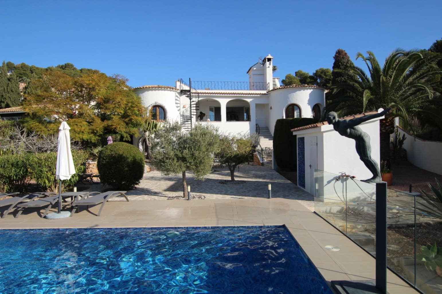 4 slaapkamer Villa te koop in Benissa met zwembad garage - € 1.499.000 (Ref: 9911469)