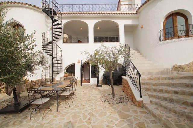 4 slaapkamer Villa te koop in Benissa met zwembad garage - € 1.499.000 (Ref: 9911469)