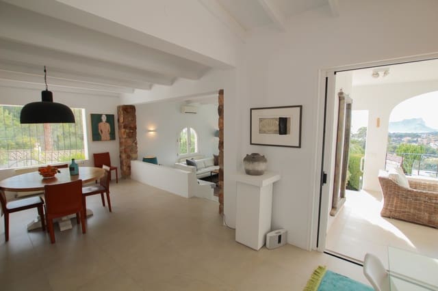 4 slaapkamer Villa te koop in Benissa met zwembad garage - € 1.499.000 (Ref: 9911469)