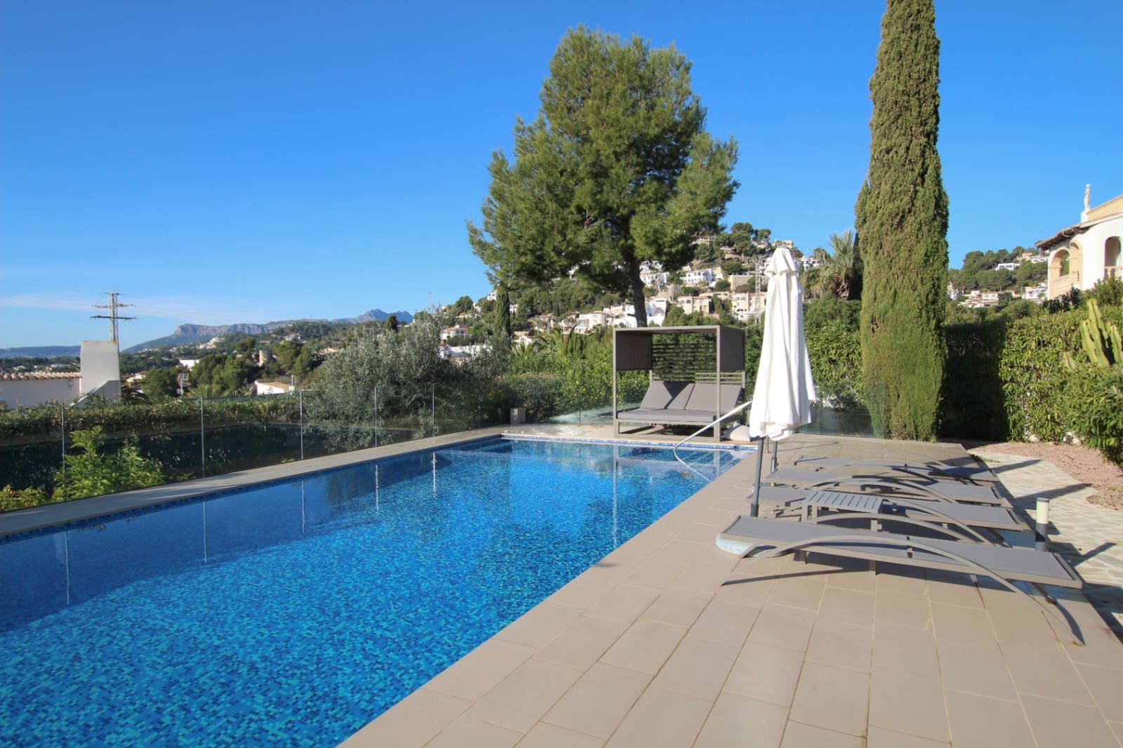 4 slaapkamer Villa te koop in Benissa met zwembad garage - € 1.499.000 (Ref: 9911469)