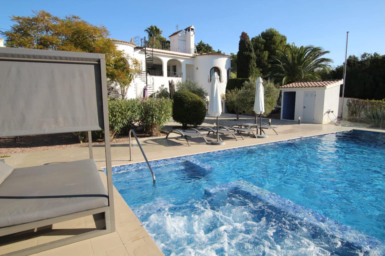 4 slaapkamer Villa te koop in Benissa met zwembad garage - € 1.499.000 (Ref: 9911469)