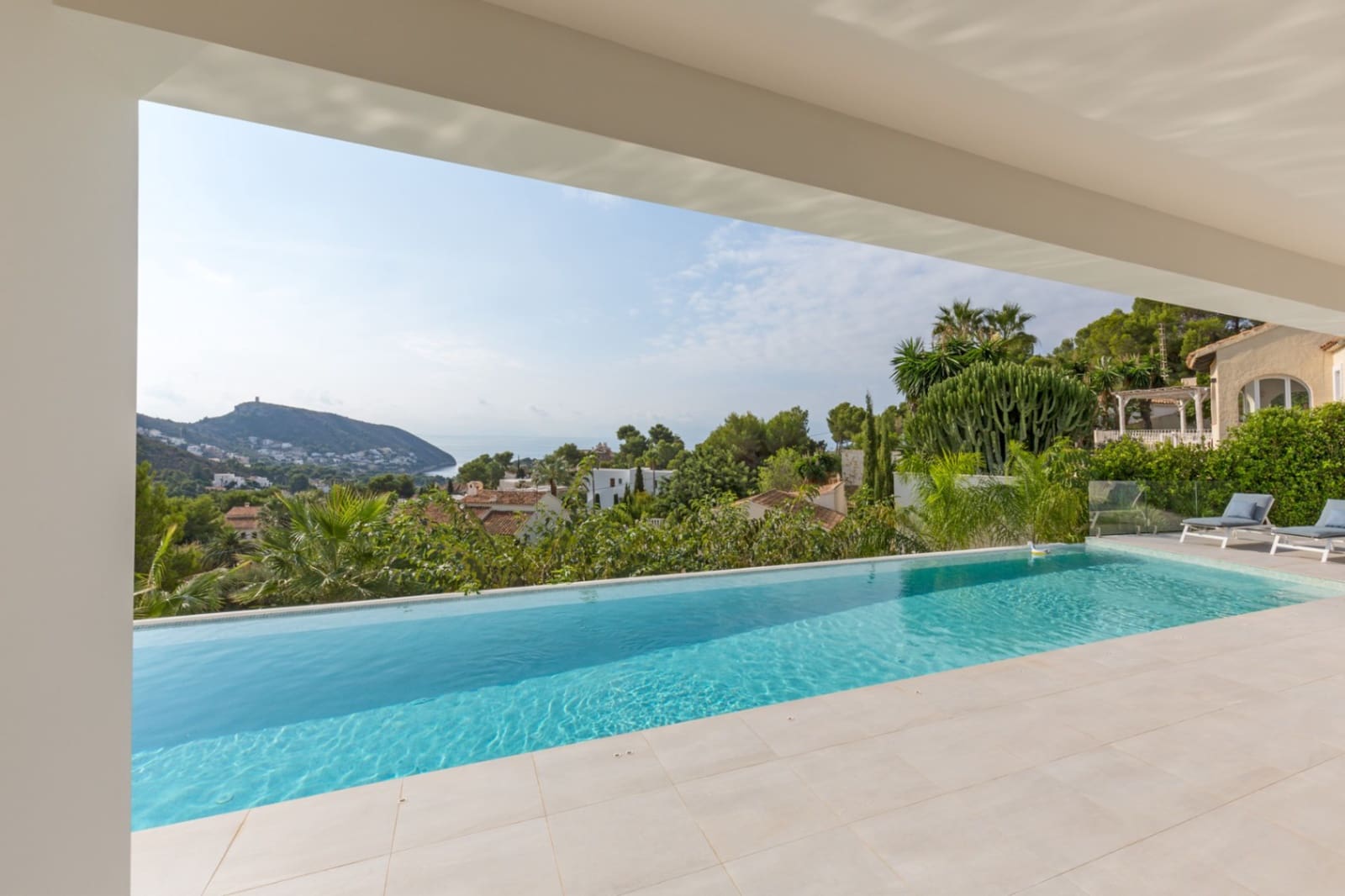 4 chambre Villa/Maison à vendre à Moraira avec piscine garage - 1 950 000 € (Ref: 9911471)