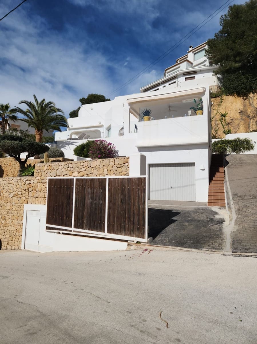 4 slaapkamer Villa te koop in Moraira met zwembad garage - € 1.550.000 (Ref: 9911472)