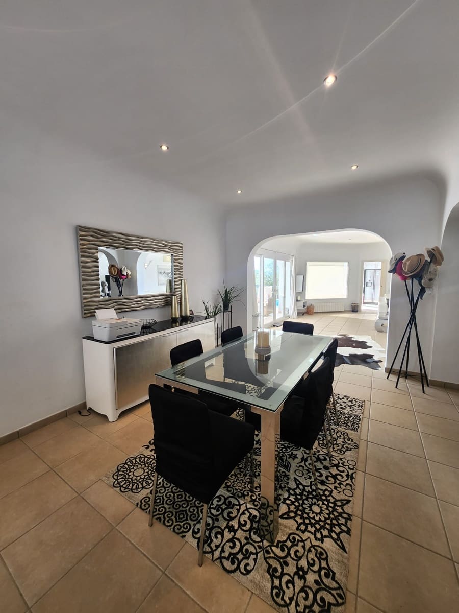 4 slaapkamer Villa te koop in Moraira met zwembad garage - € 1.550.000 (Ref: 9911472)