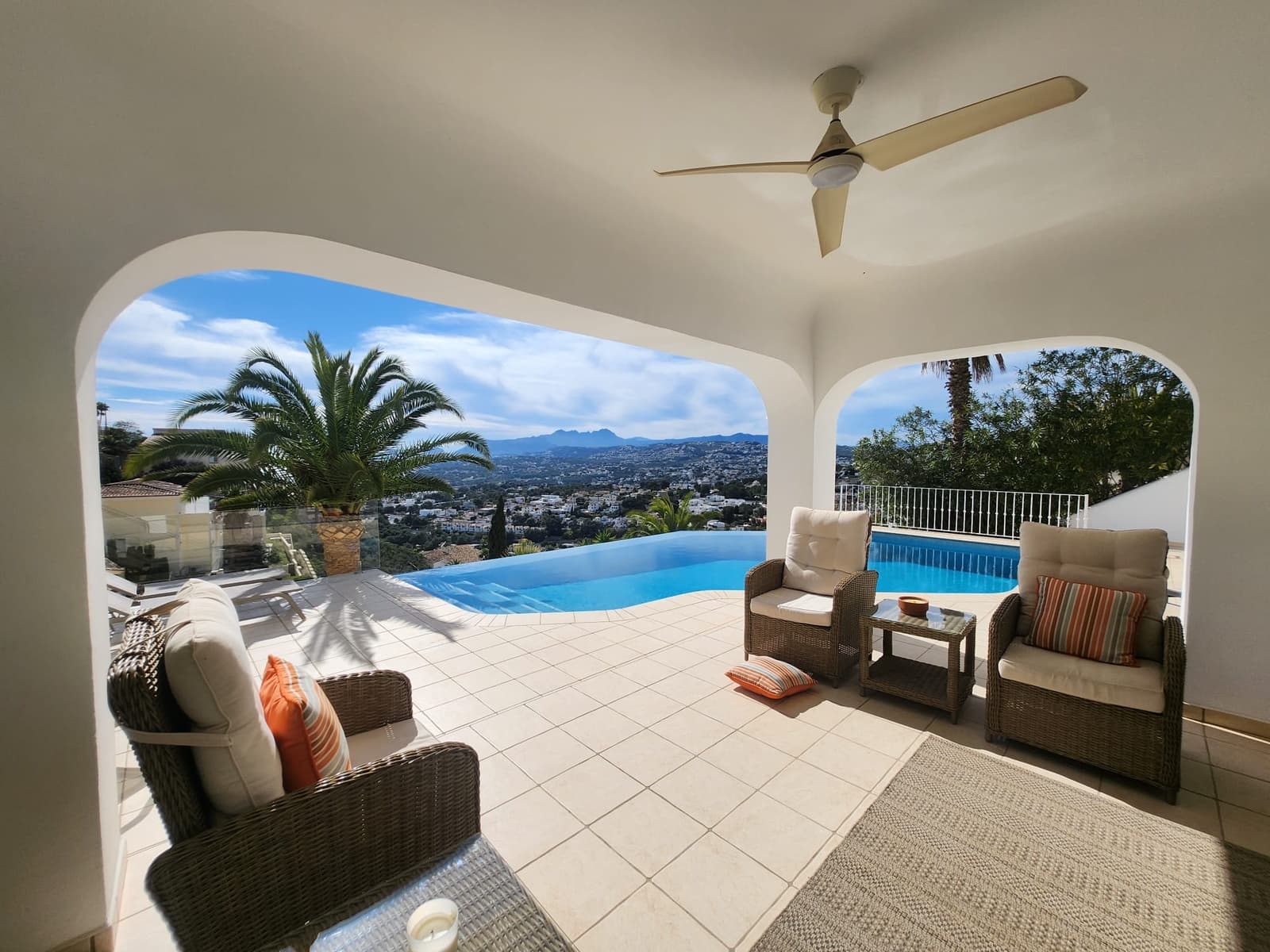4 slaapkamer Villa te koop in Moraira met zwembad garage - € 1.550.000 (Ref: 9911472)