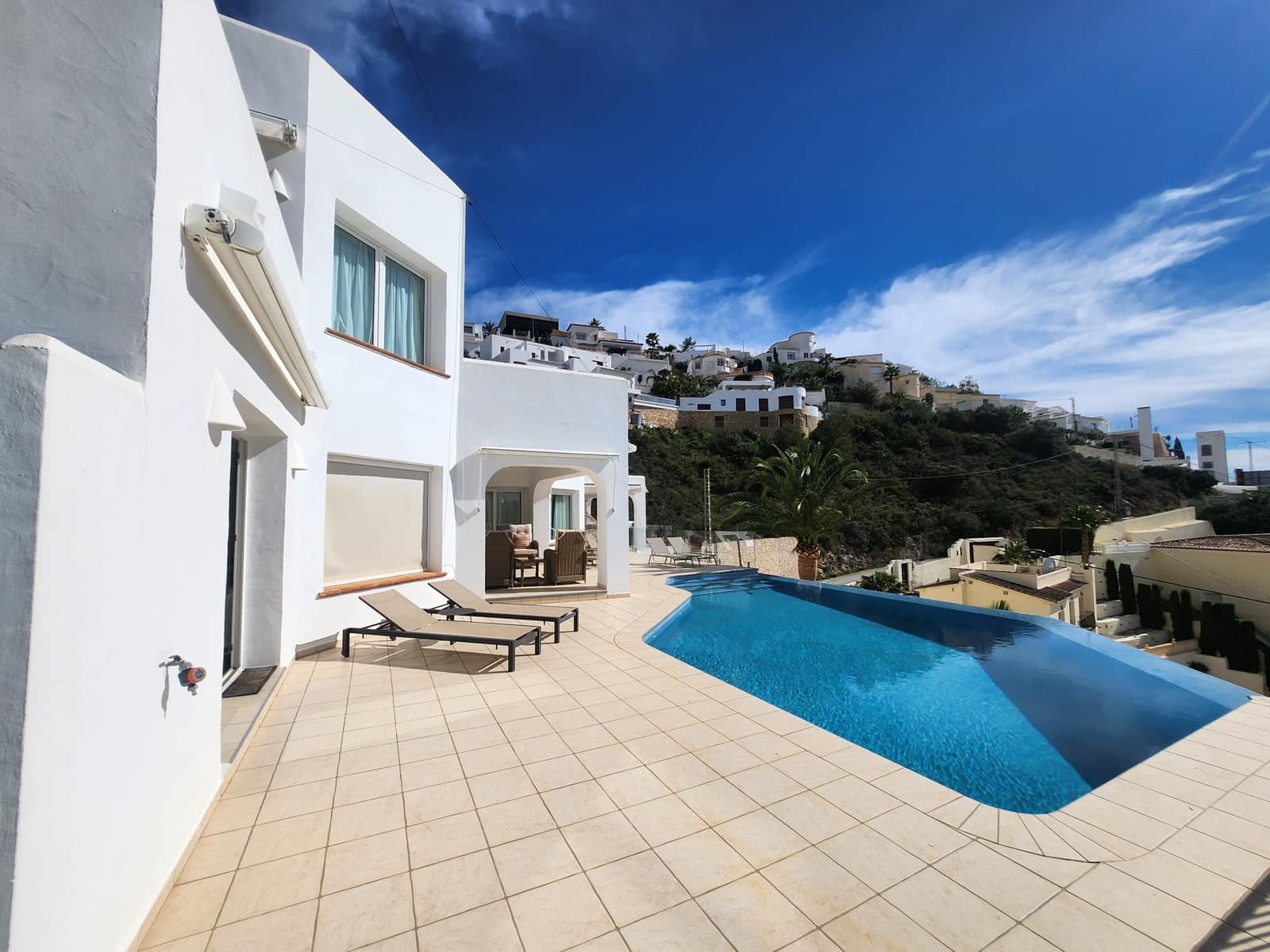 4 slaapkamer Villa te koop in Moraira met zwembad garage - € 1.550.000 (Ref: 9911472)