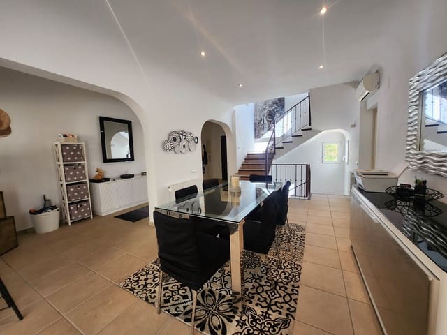 4 slaapkamer Villa te koop in Moraira, Teulada-Moraira met zwembad garage - € 1.550.000 (Ref: 9911472)