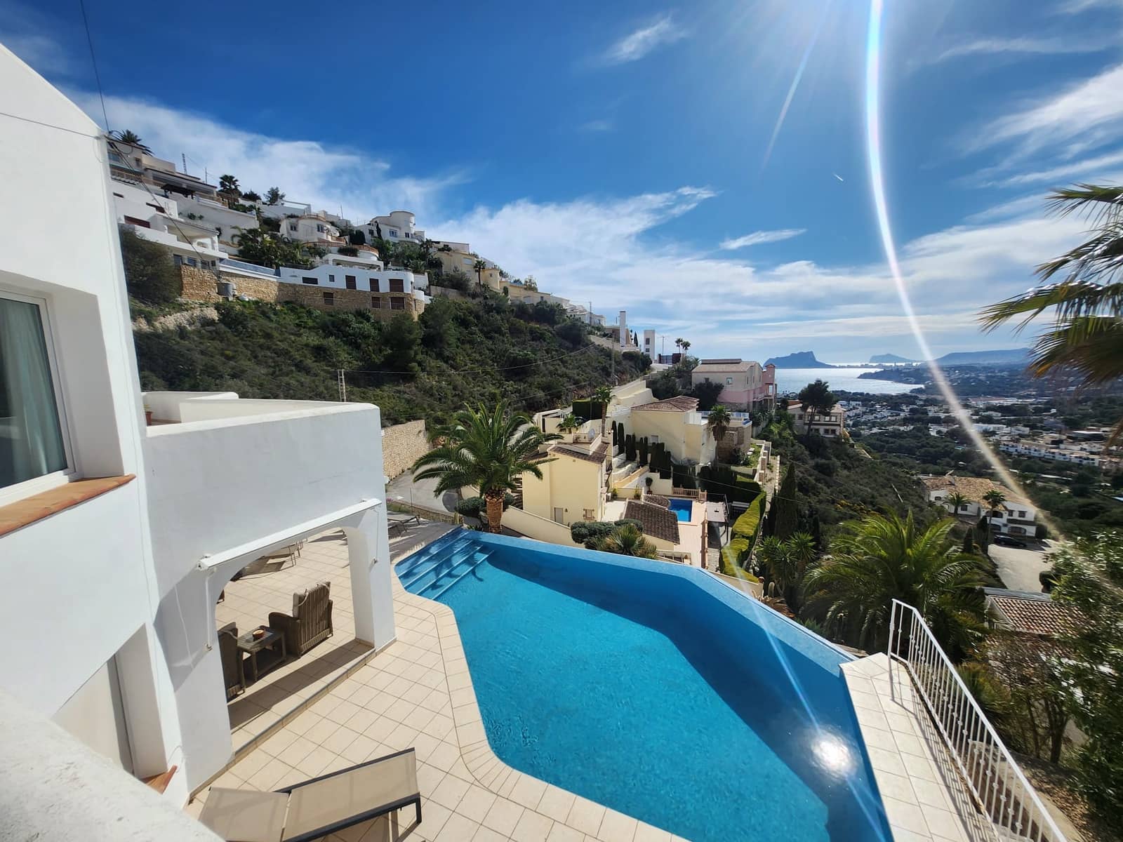 4 slaapkamer Villa te koop in Moraira met zwembad garage - € 1.550.000 (Ref: 9911472)
