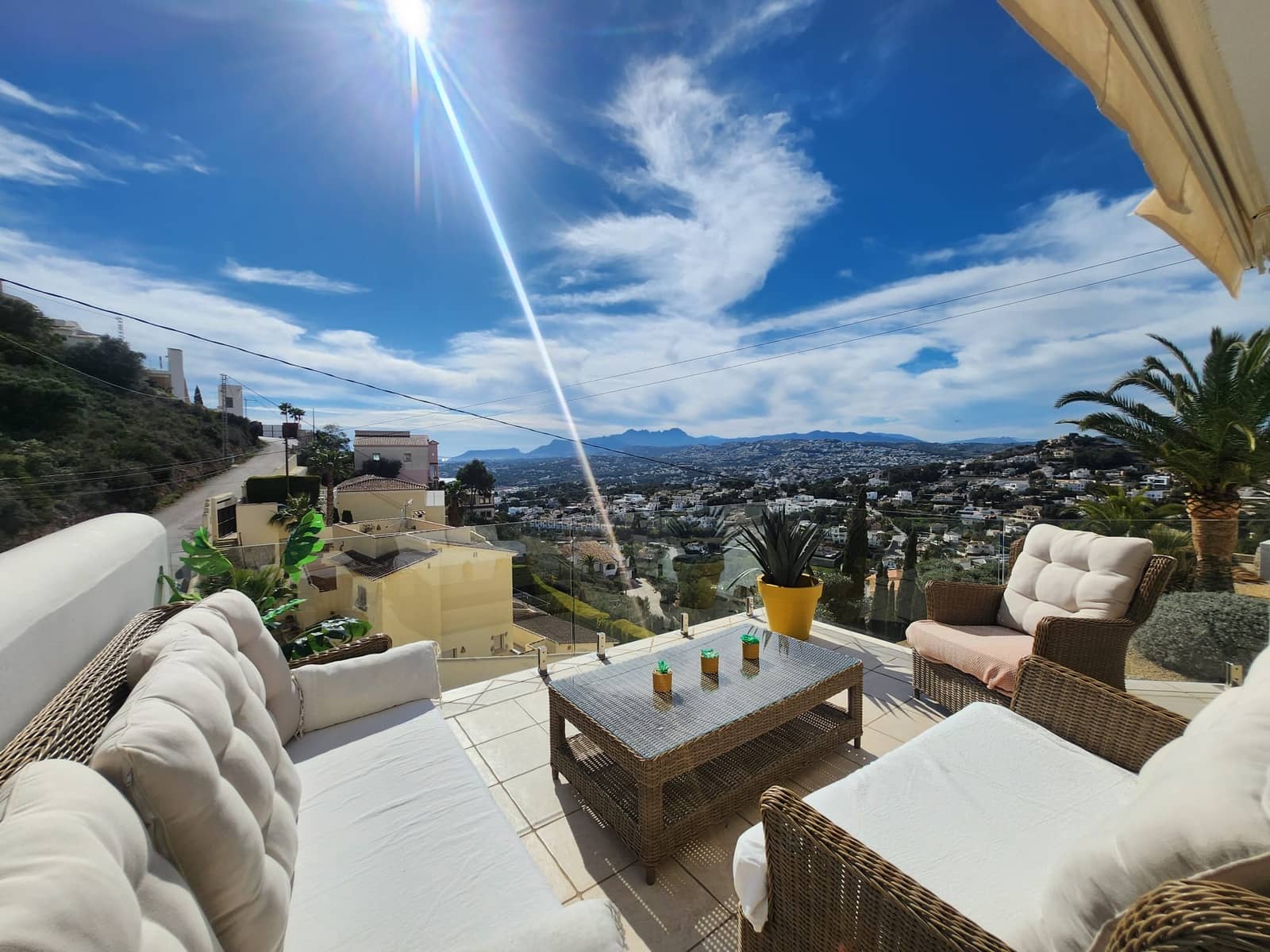 4 slaapkamer Villa te koop in Moraira met zwembad garage - € 1.550.000 (Ref: 9911472)