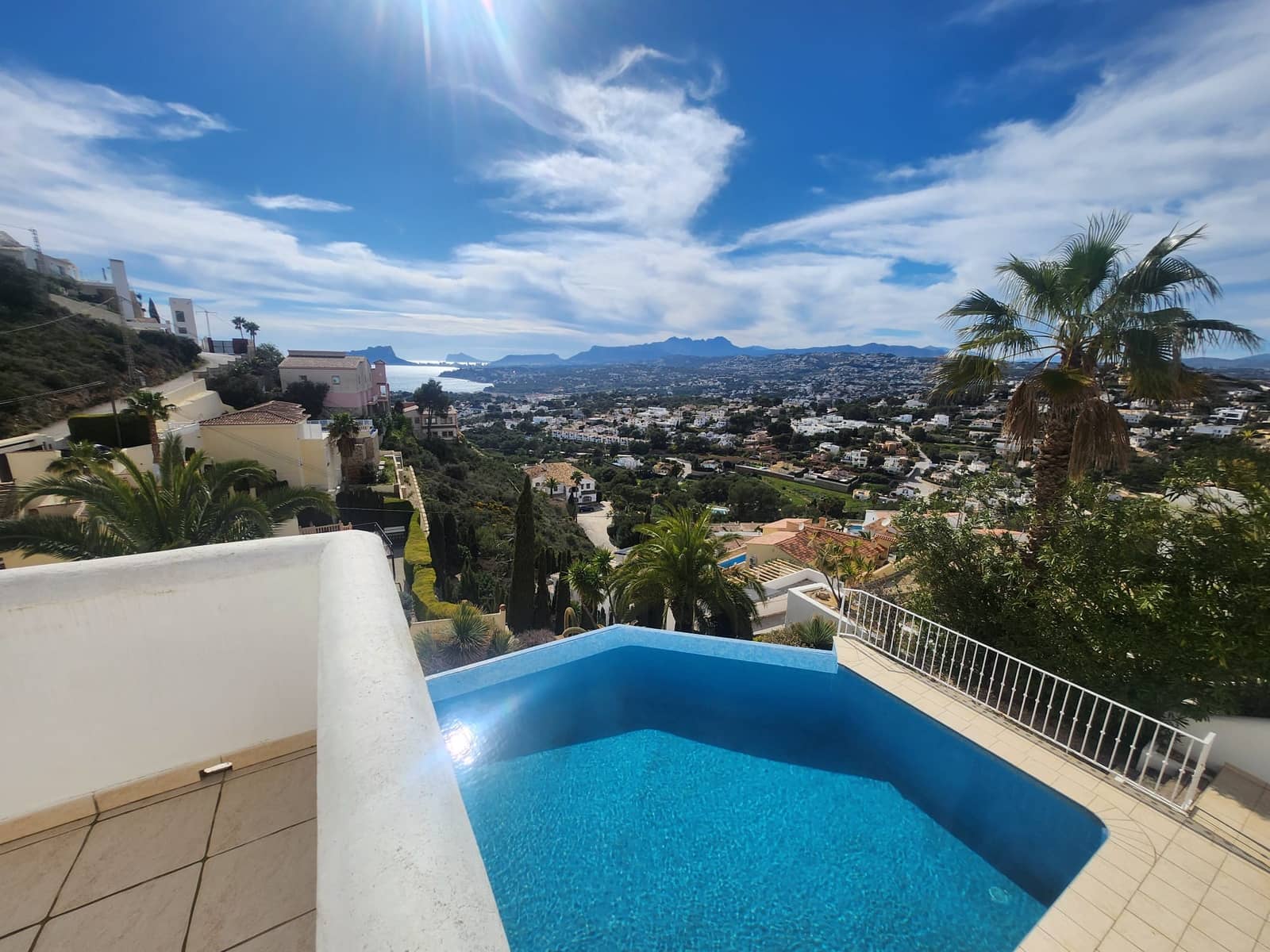 4 slaapkamer Villa te koop in Moraira met zwembad garage - € 1.550.000 (Ref: 9911472)