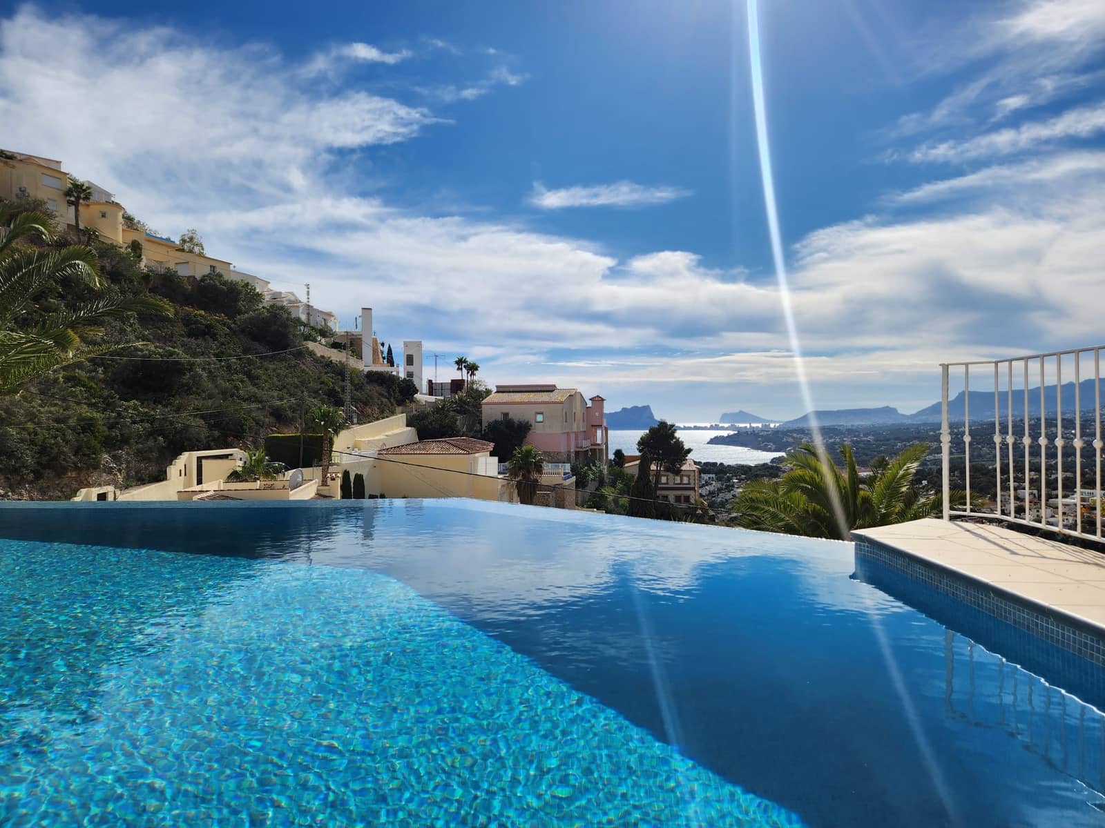 4 slaapkamer Villa te koop in Moraira met zwembad garage - € 1.550.000 (Ref: 9911472)