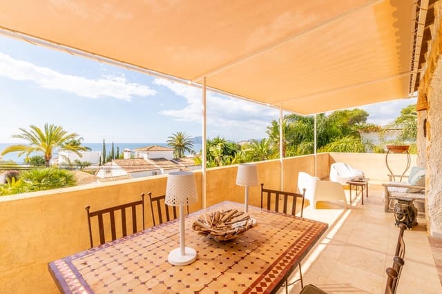 4 bedroom Villa for sale in Moraira, Teulada-Moraira with pool garage - € 1,850,000 (Ref: 9911478)