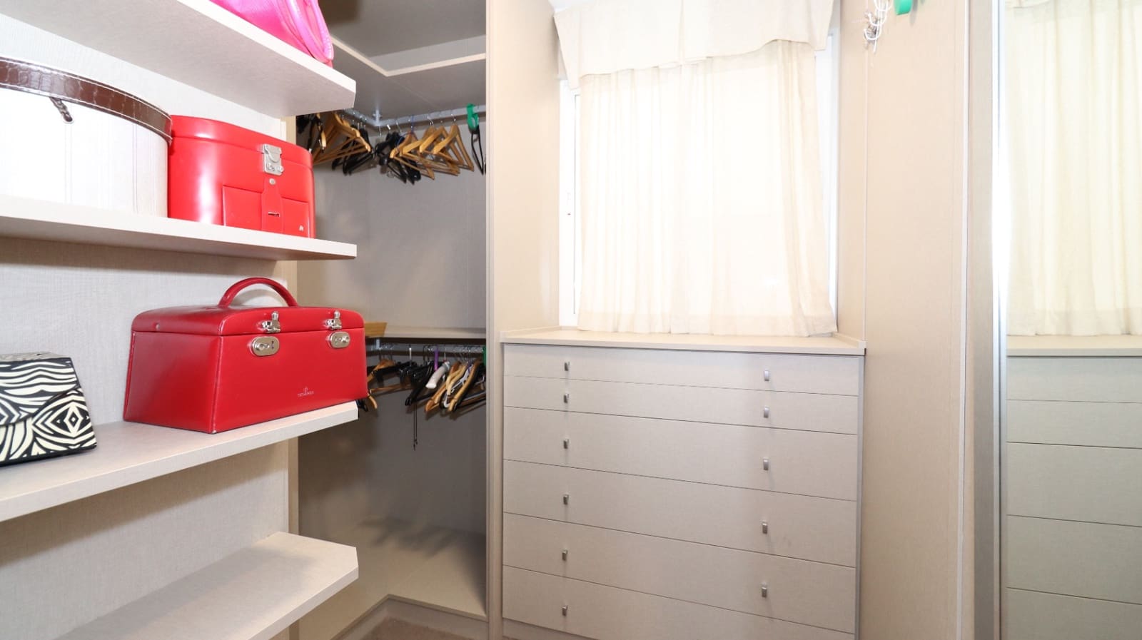 6 bedroom Flat for sale in Burriana / Borriana with garage - € 330,000 (Ref: 9911479)