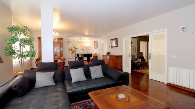 6 bedroom Flat for sale in Burriana / Borriana - € 330,000 (Ref: 9911479)
