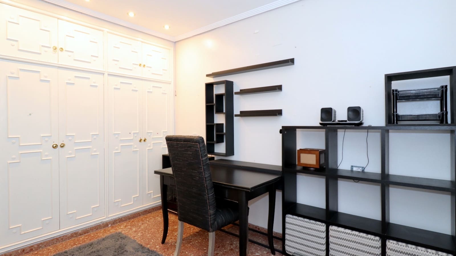 6 bedroom Flat for sale in Burriana / Borriana with garage - € 330,000 (Ref: 9911479)